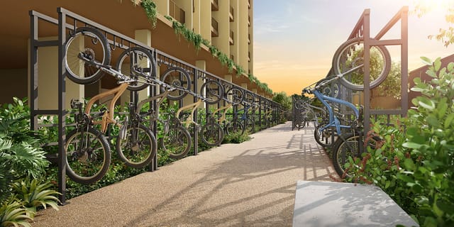 Bicicletário no fim da tarde do Erê Residencial, no Santo Cristo
