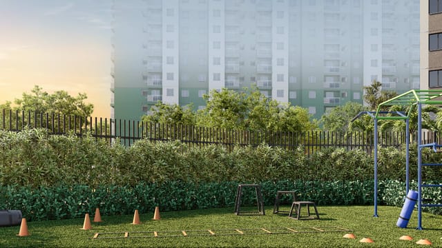 Espaço de treino funcional ao ar livre com cones, escada de agilidade e barras do Residencial Dona Ivone Lara, no Santo Cristo