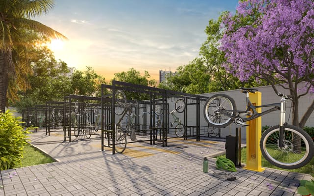 Bicicletário ao entardecer do Nova Norte — Raízes, em Irajá